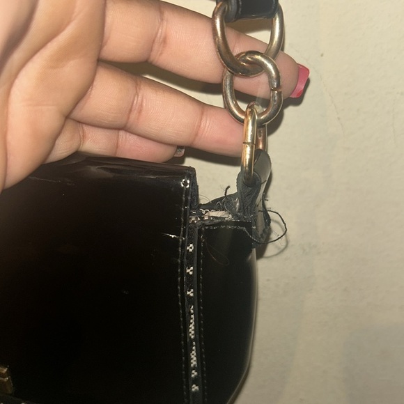 Tommy Hilfiger Black Crossbody Bag with Gold Details - Picture 4 of 9